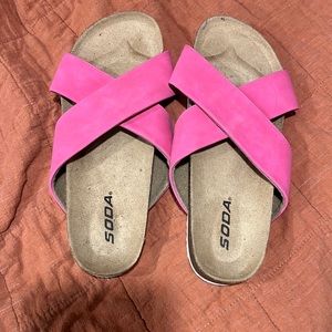 NWOT Soda Sandals